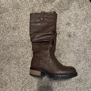 Brown boots